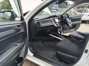 Toyota Corolla Fielder 1.5 Hybrid FWD 2019 White