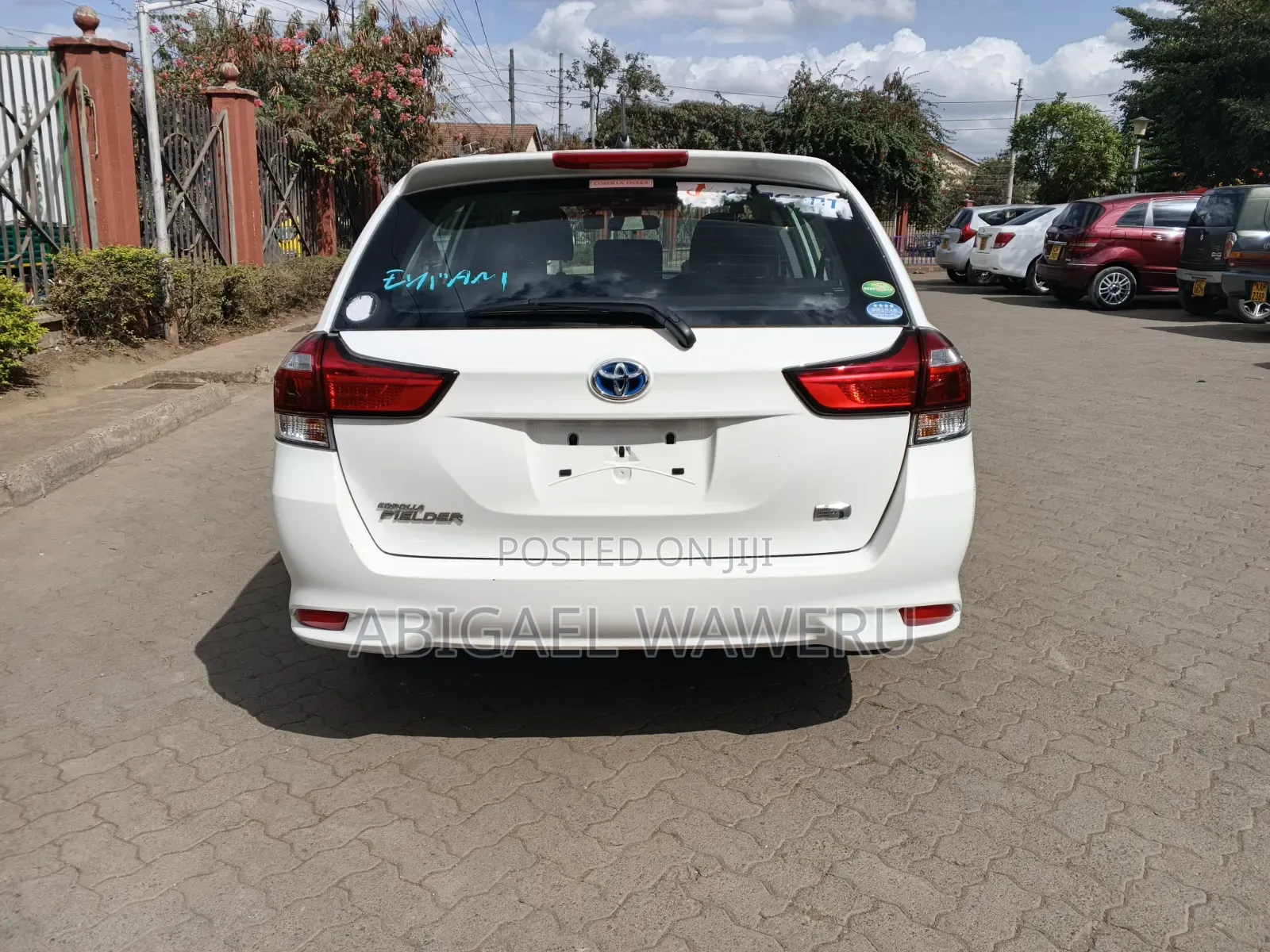 Toyota Corolla Fielder 1.5 Hybrid FWD 2019 White