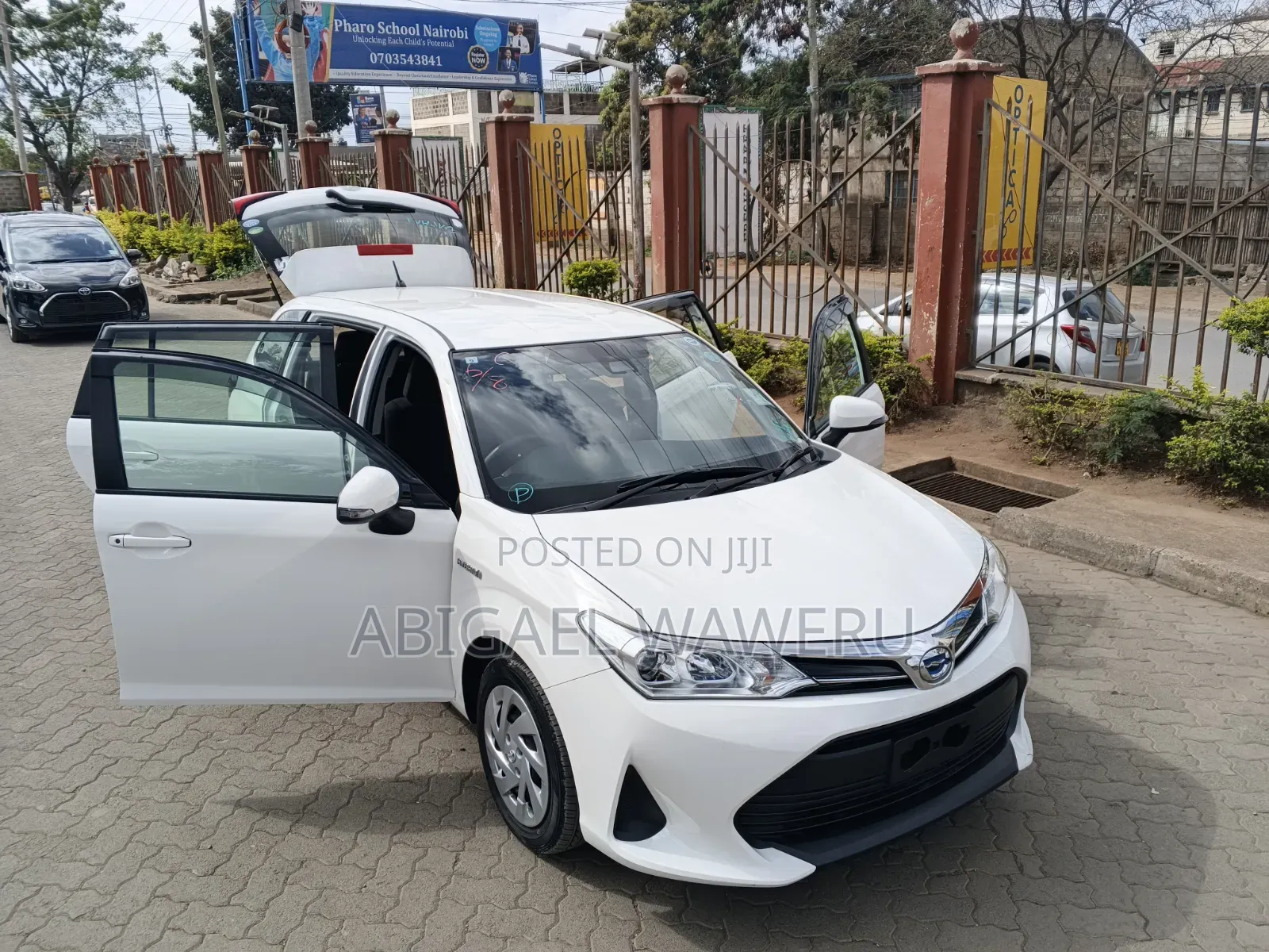 Toyota Corolla Fielder 1.5 Hybrid FWD 2019 White