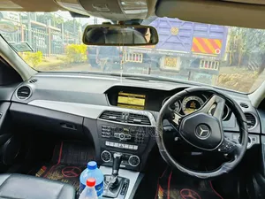 Mercedes-Benz C200 2011 Silver