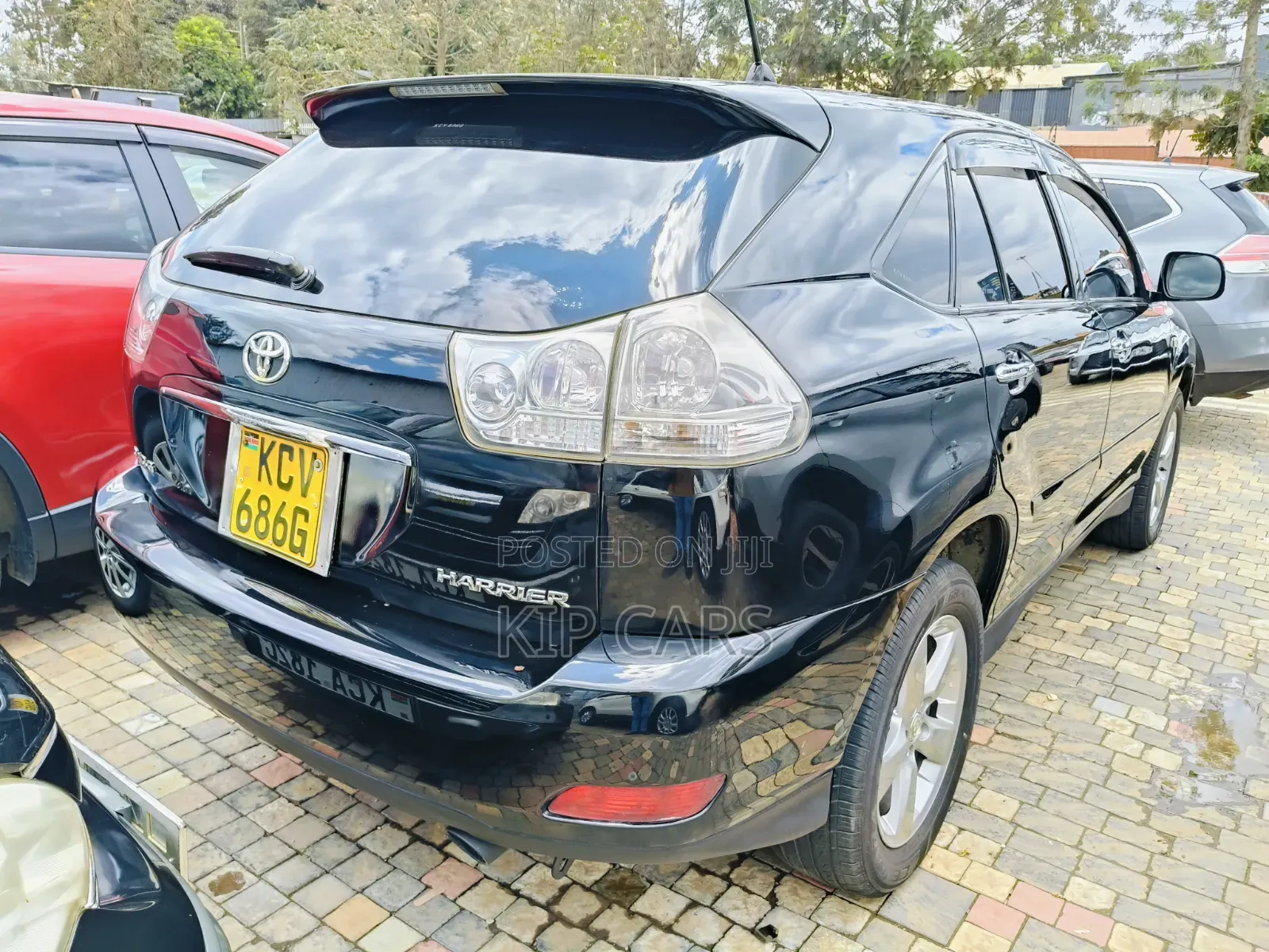 Toyota Harrier 240G 2012 Black