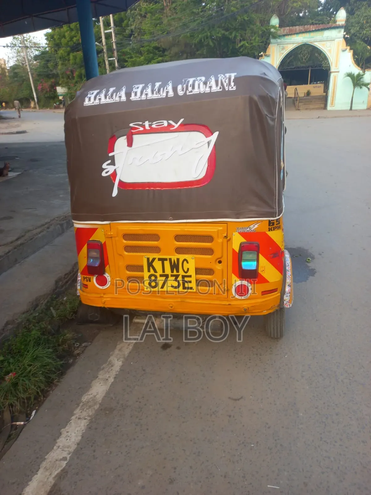 Bajaj RE 2025 Yellow