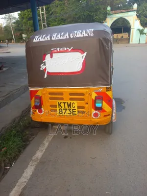 Bajaj RE 2025 Yellow