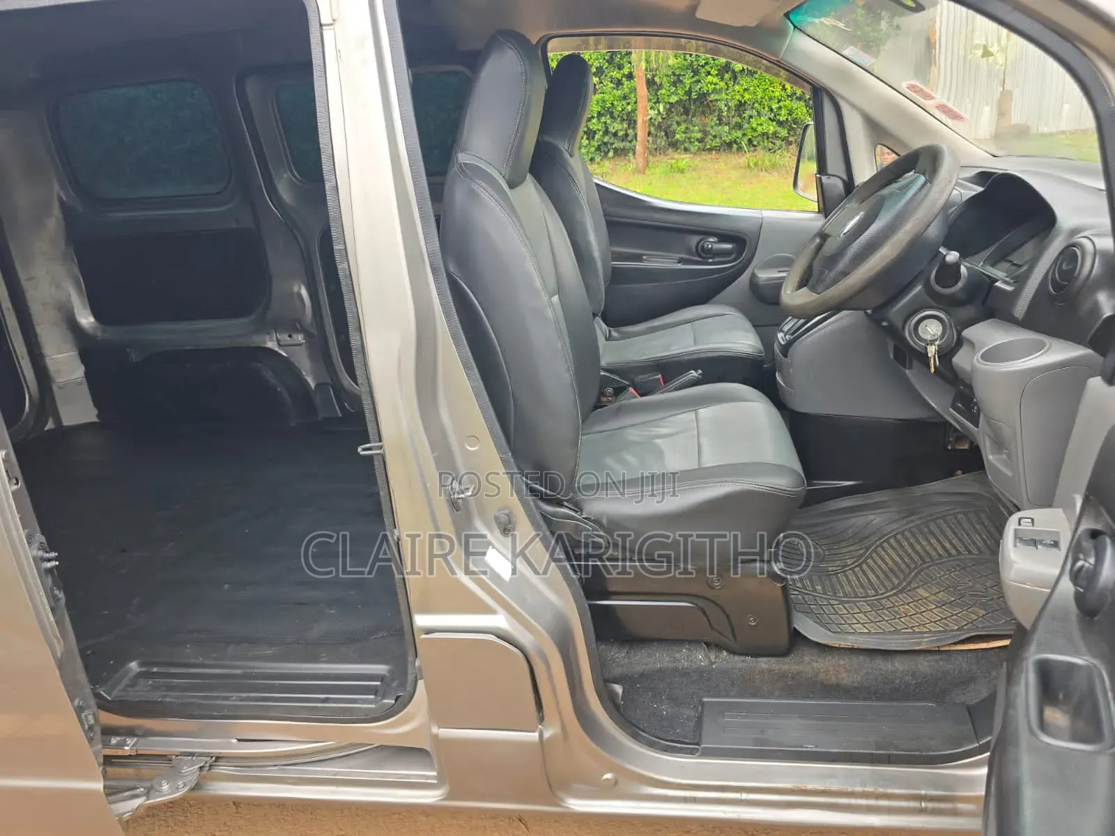 Nissan NV350 2014 Silver