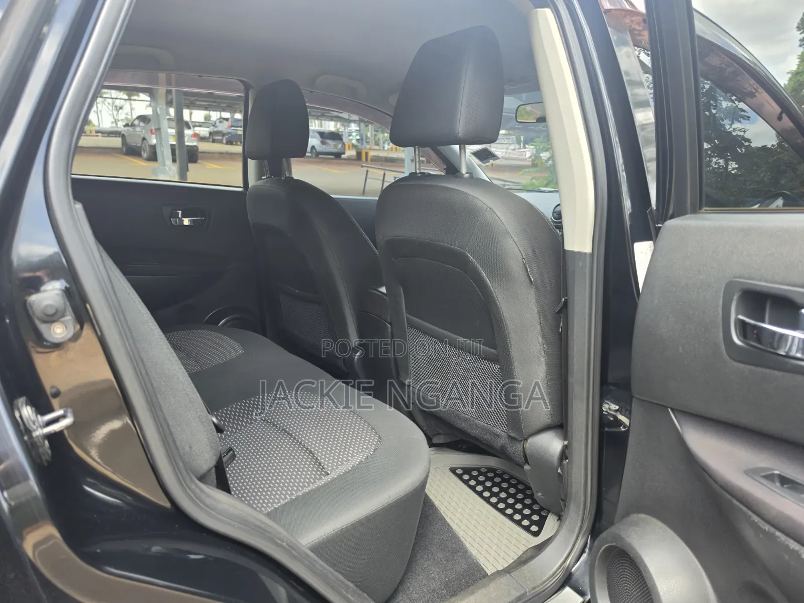 Nissan Dualis 2011 Black