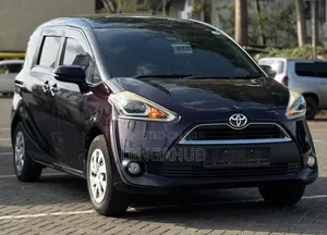 Toyota Sienta 2018 Maroon