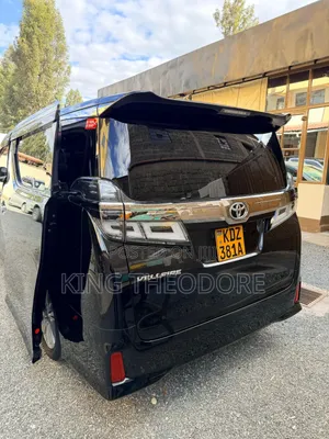 Spacious 7 Seater Car Hire Vans