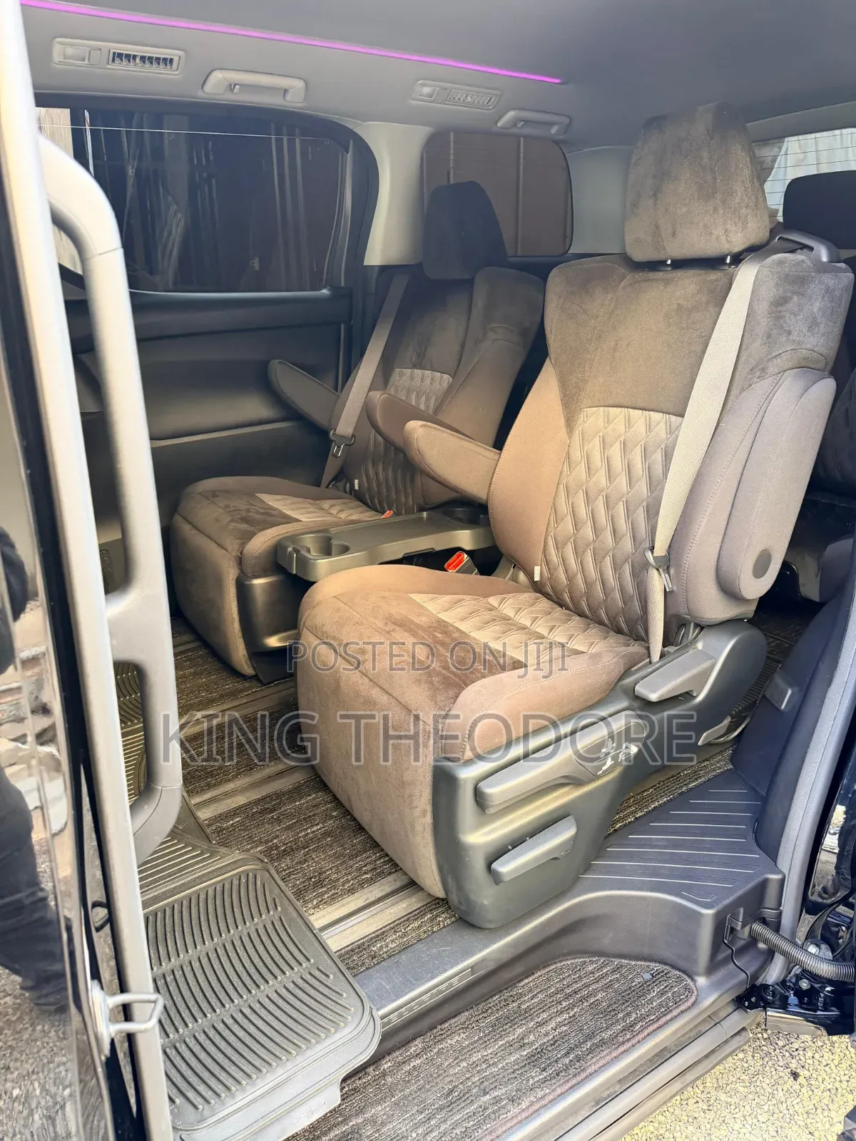 Spacious 7 Seater Car Hire Vans