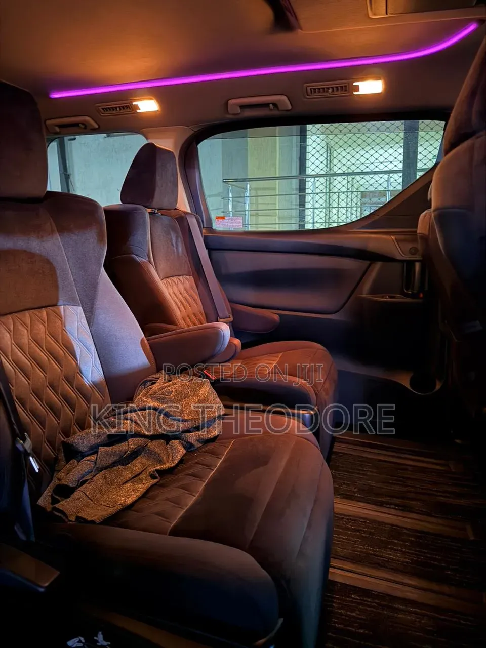 Spacious 7 Seater Car Hire Vans