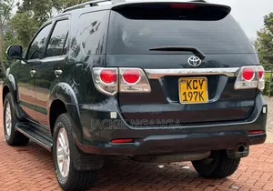 Toyota Fortuner 2013 Black