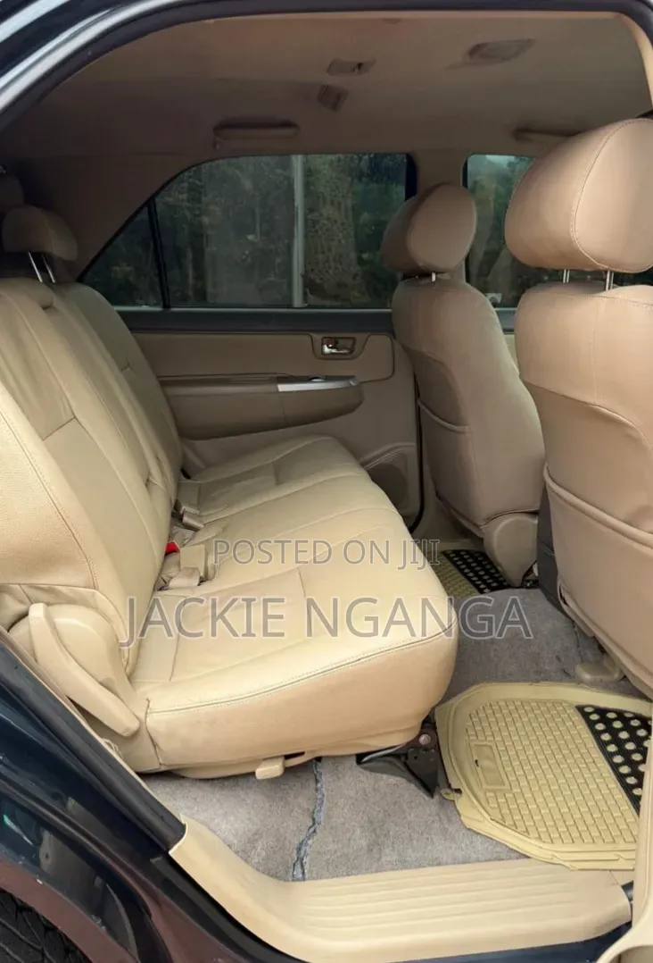 Toyota Fortuner 2013 Black