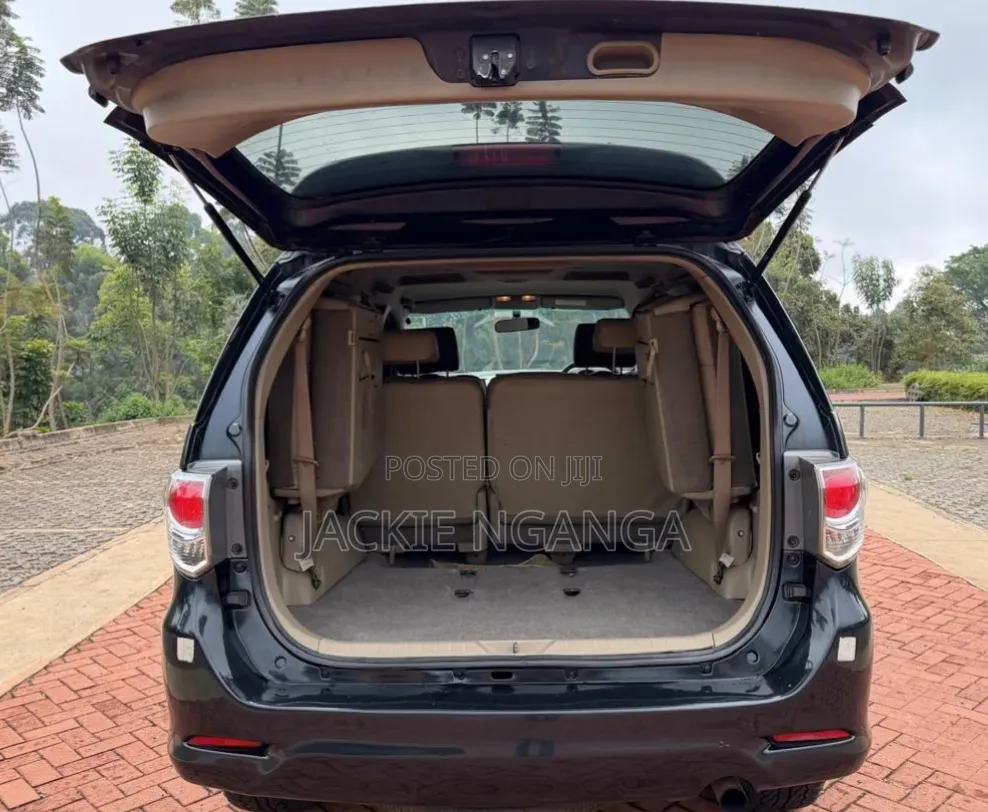 Toyota Fortuner 2013 Black