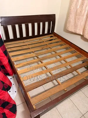Queen Bed!