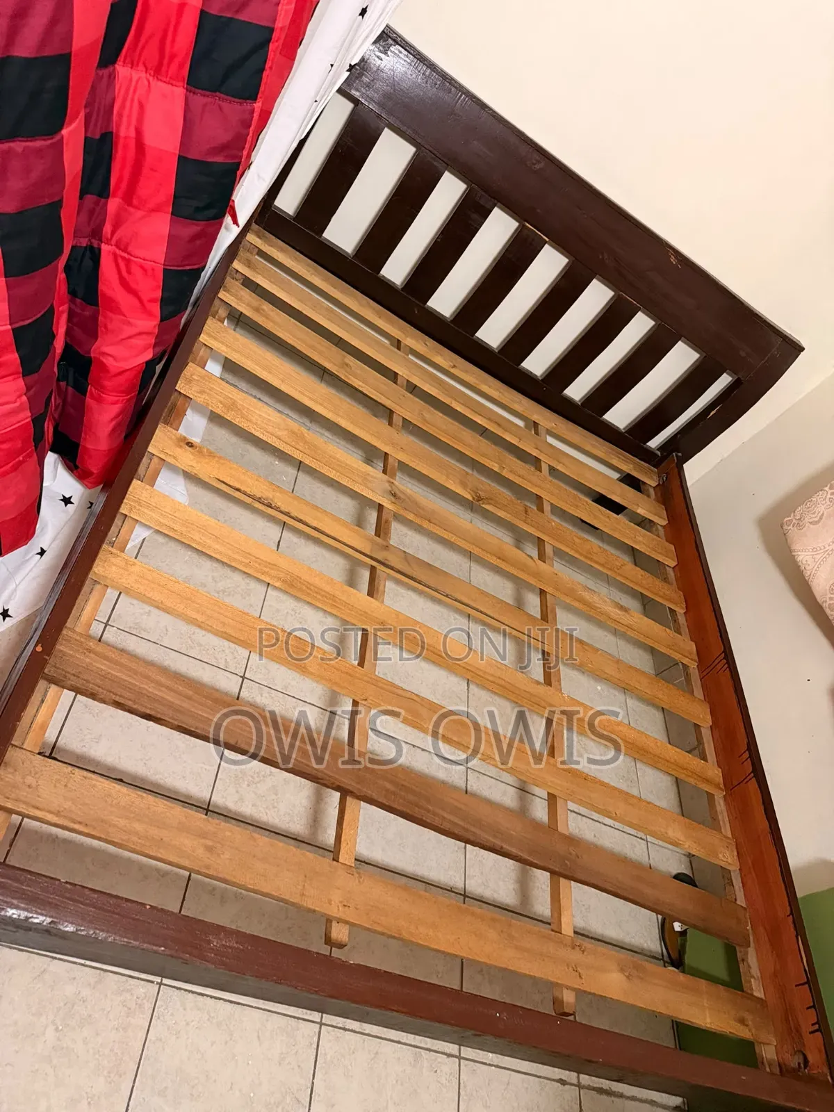 Queen Bed!