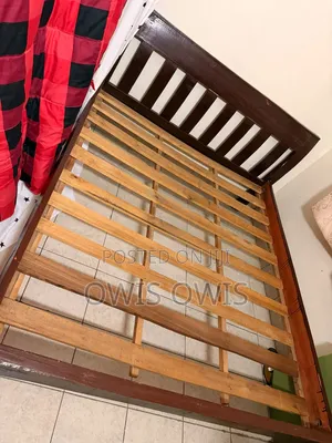 Queen Bed!