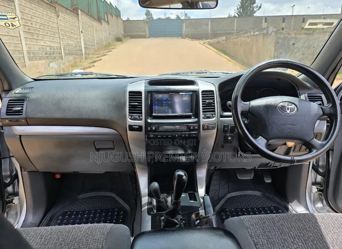 Toyota Land Cruiser Prado 2004 Silver