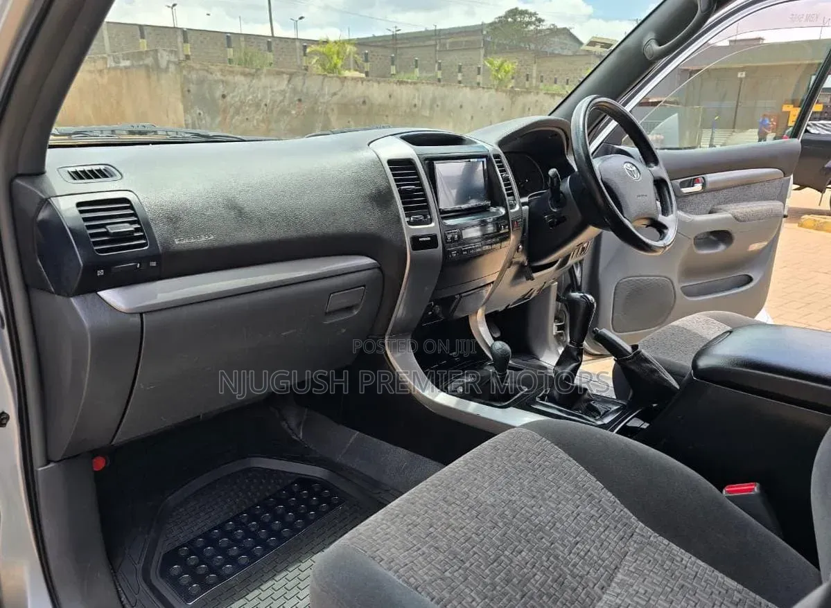 Toyota Land Cruiser Prado 2004 Silver
