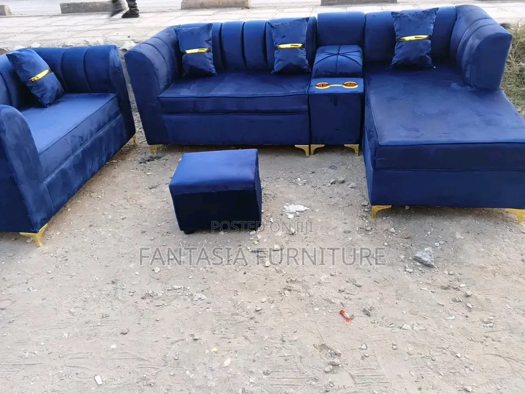 5 Seater Blue Corner Seat With Cup Holders
