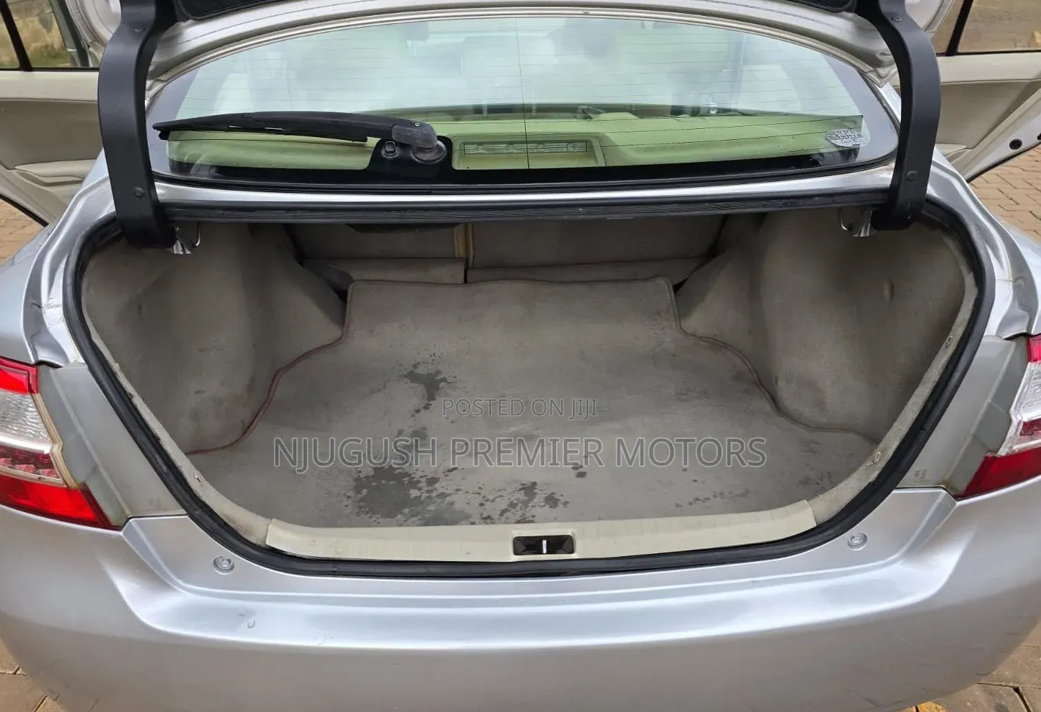 Toyota Premio 2012 Silver