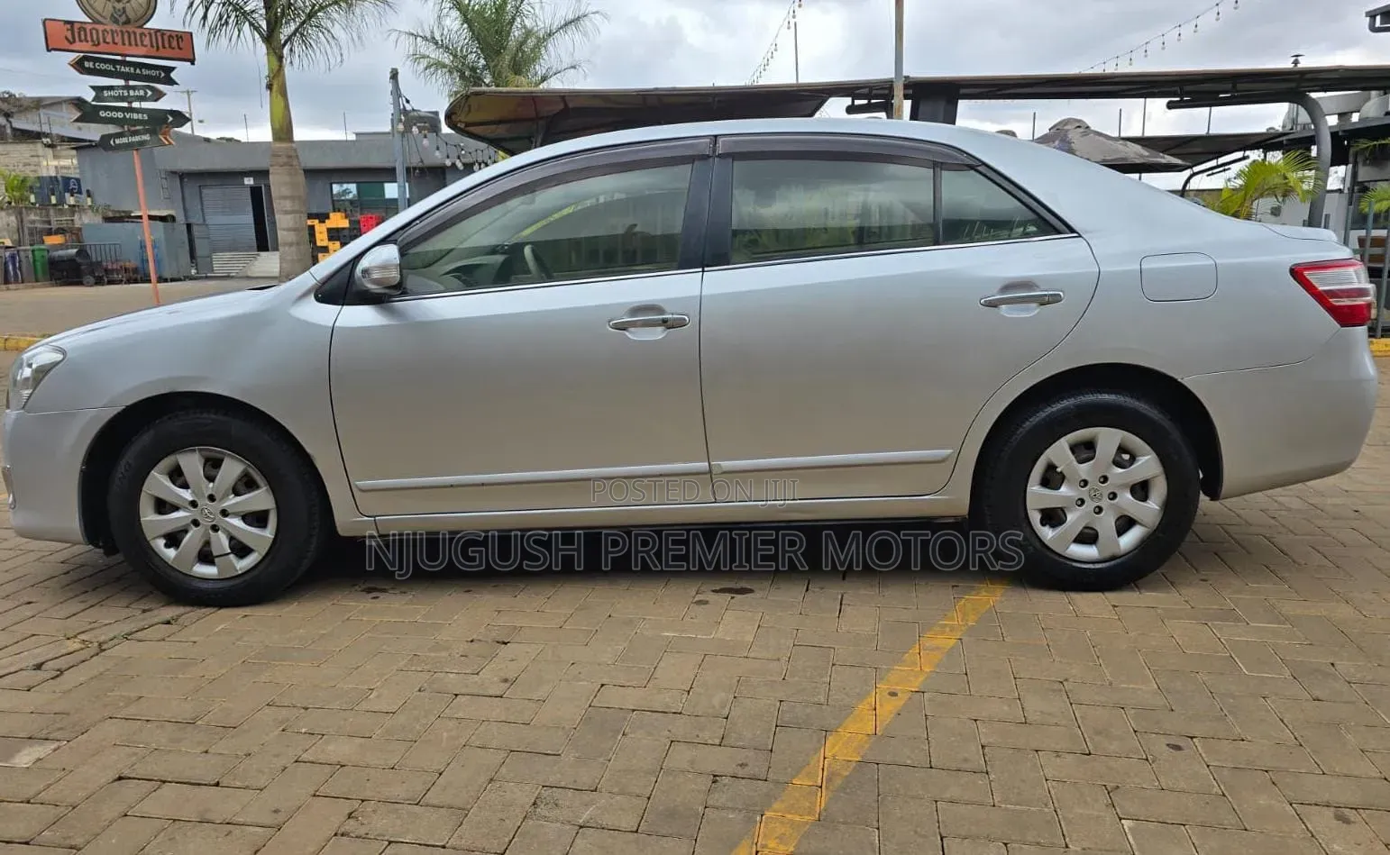 Toyota Premio 2012 Silver