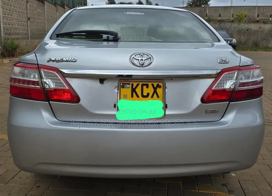 Toyota Premio 2012 Silver