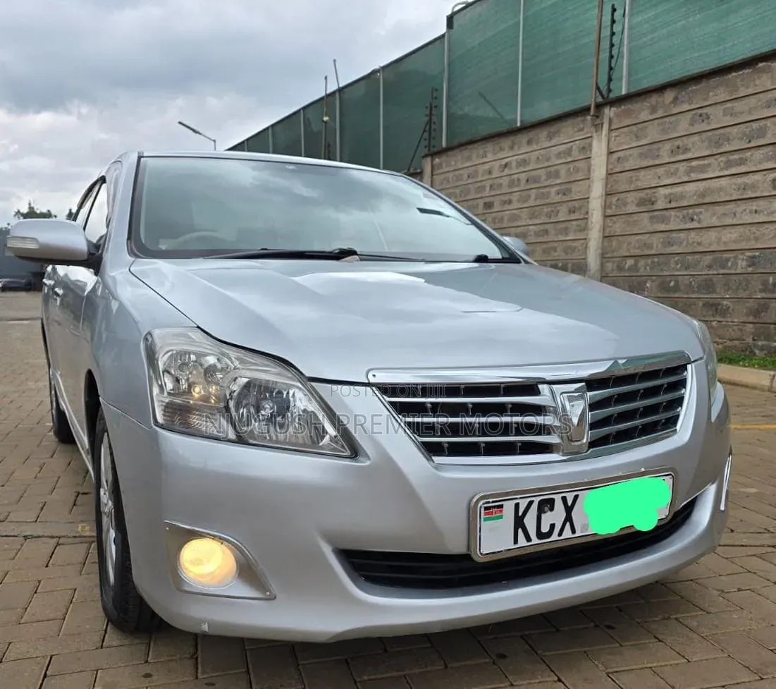 Toyota Premio 2012 Silver