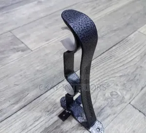Strong Support Elegant Presentation Black and Silver Coated Brackets