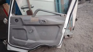 Mitsubishi Fuso Mahewa Manual Door