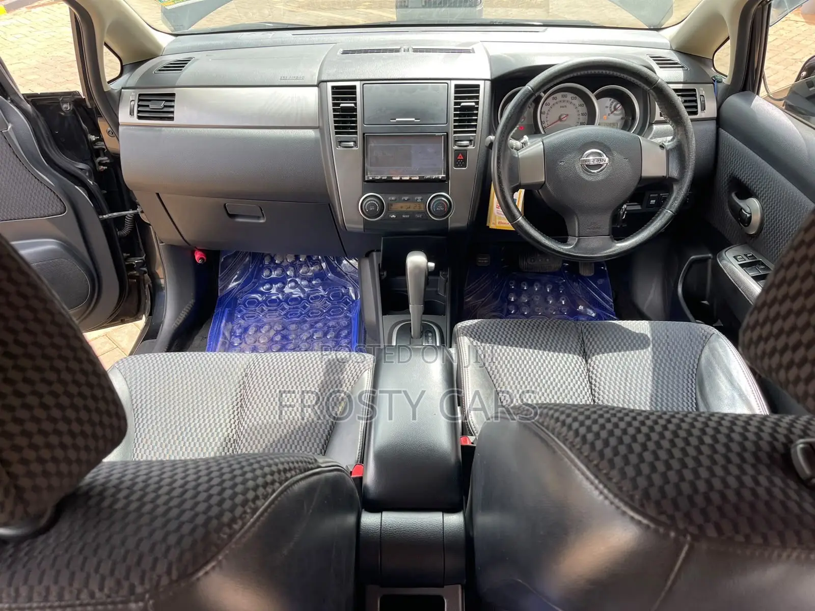 Nissan Tiida 2012 Black