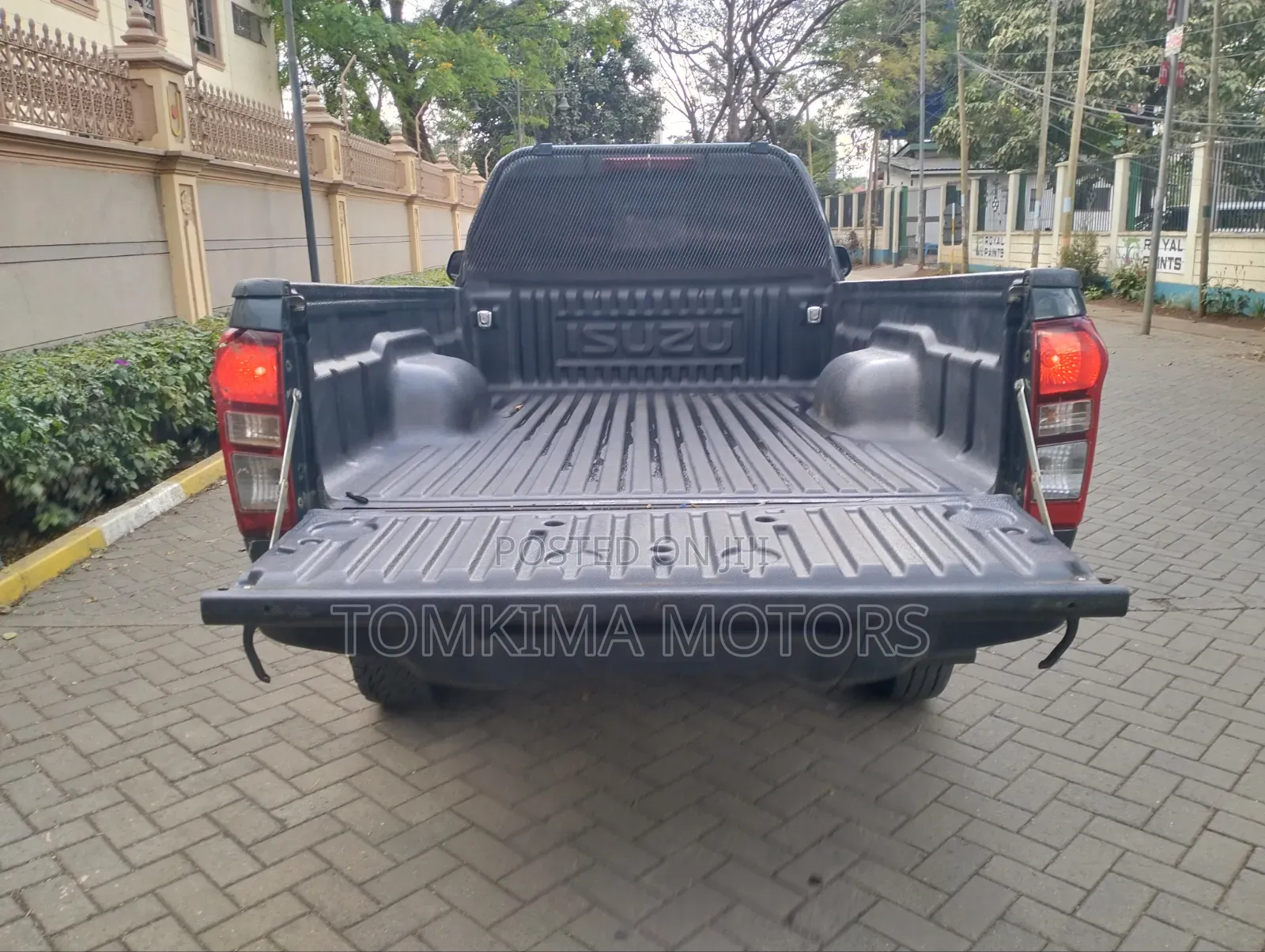 Isuzu D-MAX 2025 Gray