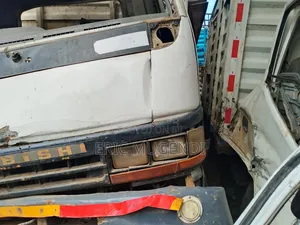 FH Mistubishi Repairable Lorry