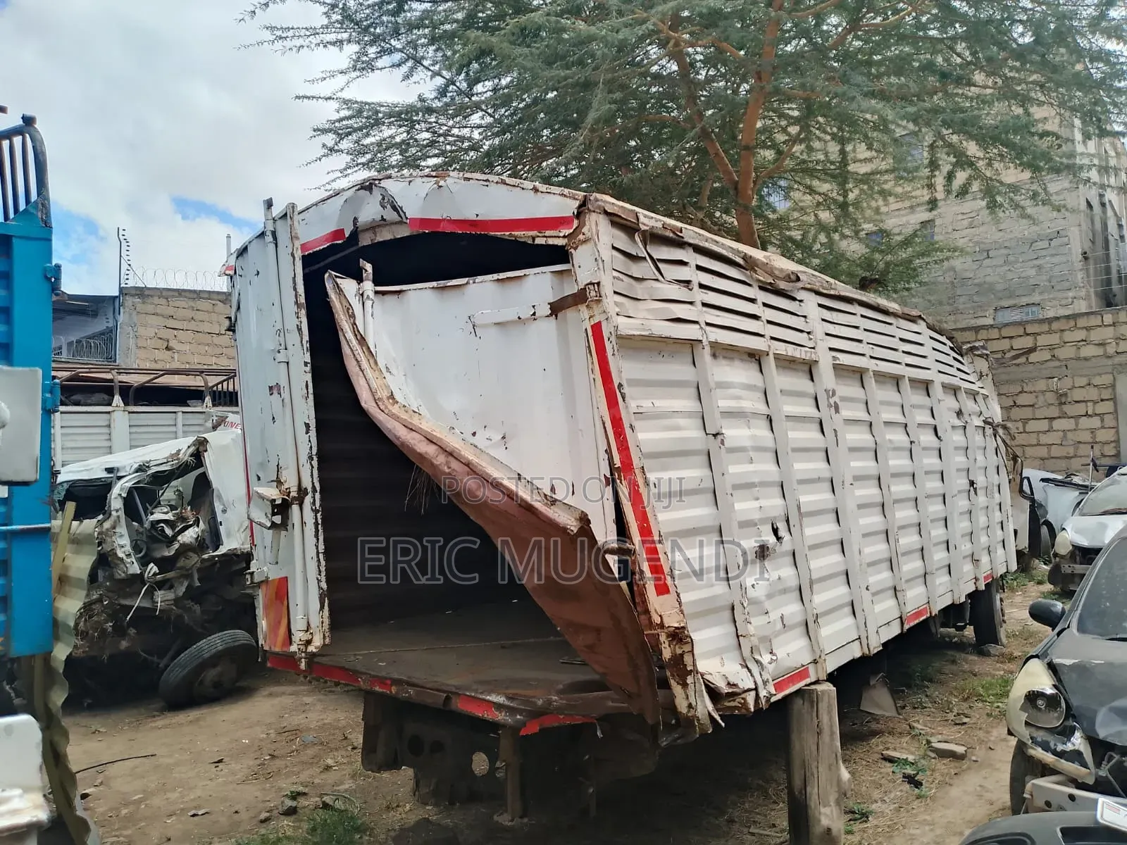 FH Mistubishi Repairable Lorry