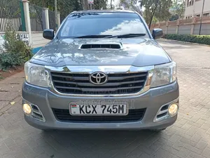 Toyota Hilux 2011 Gray