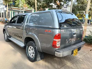 Toyota Hilux 2011 Gray