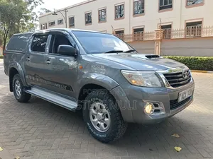 Toyota Hilux 2011 Gray
