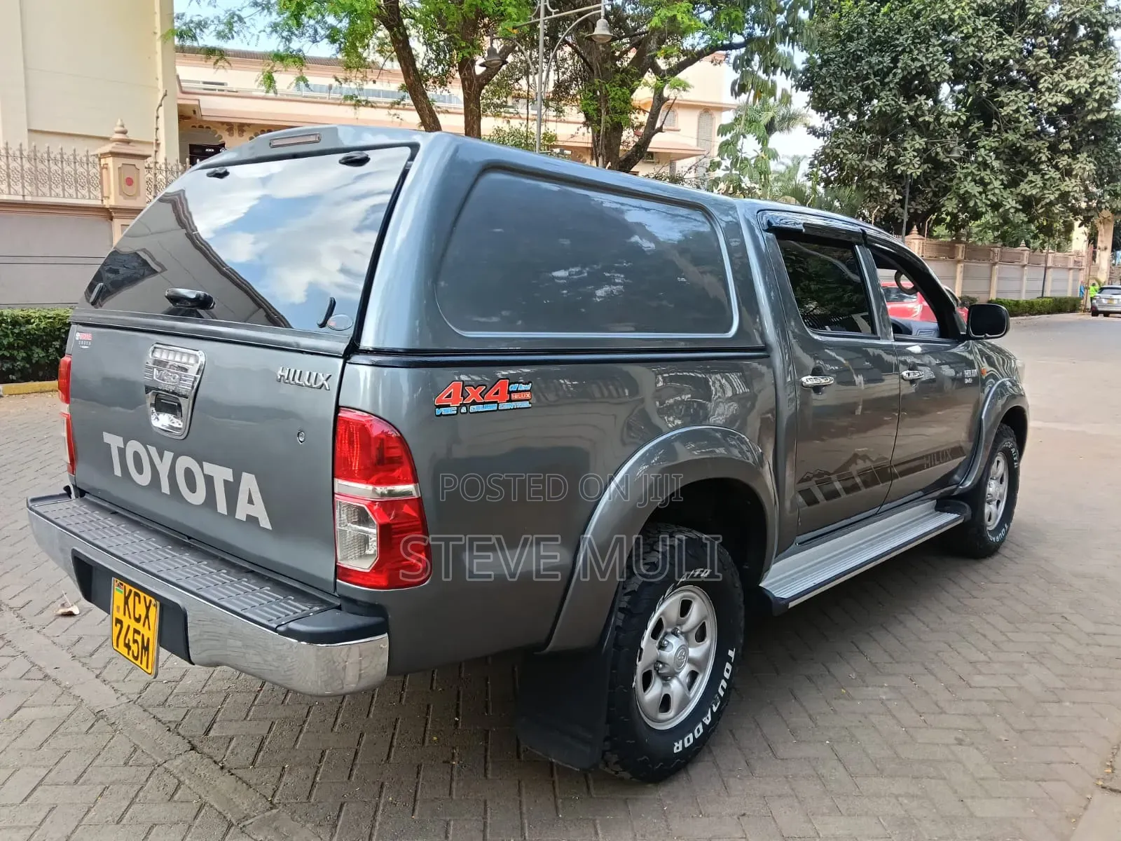 Toyota Hilux 2011 Gray