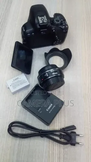 Canon Photo Video Camera With STM Prime 40mm F2.8