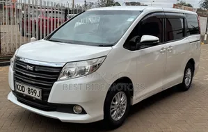 Toyota Noah 2.0 FWD (8 Seater) 2014 White