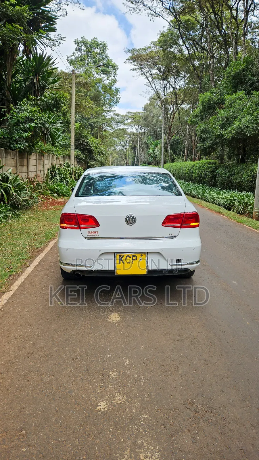 Volkswagen Passat 2011 White
