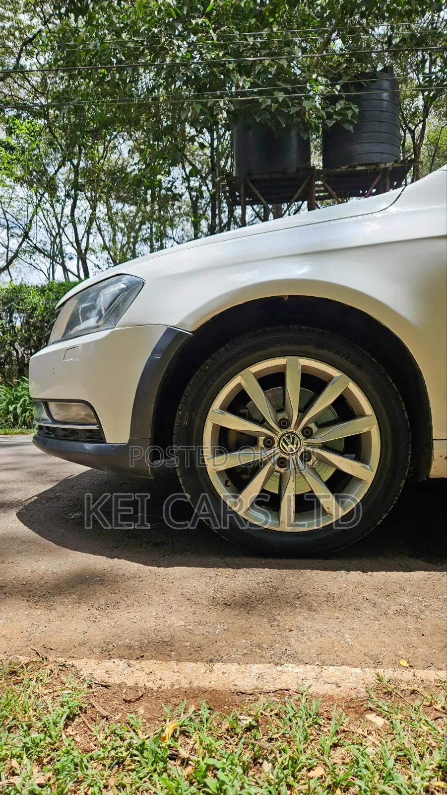 Volkswagen Passat 2011 White