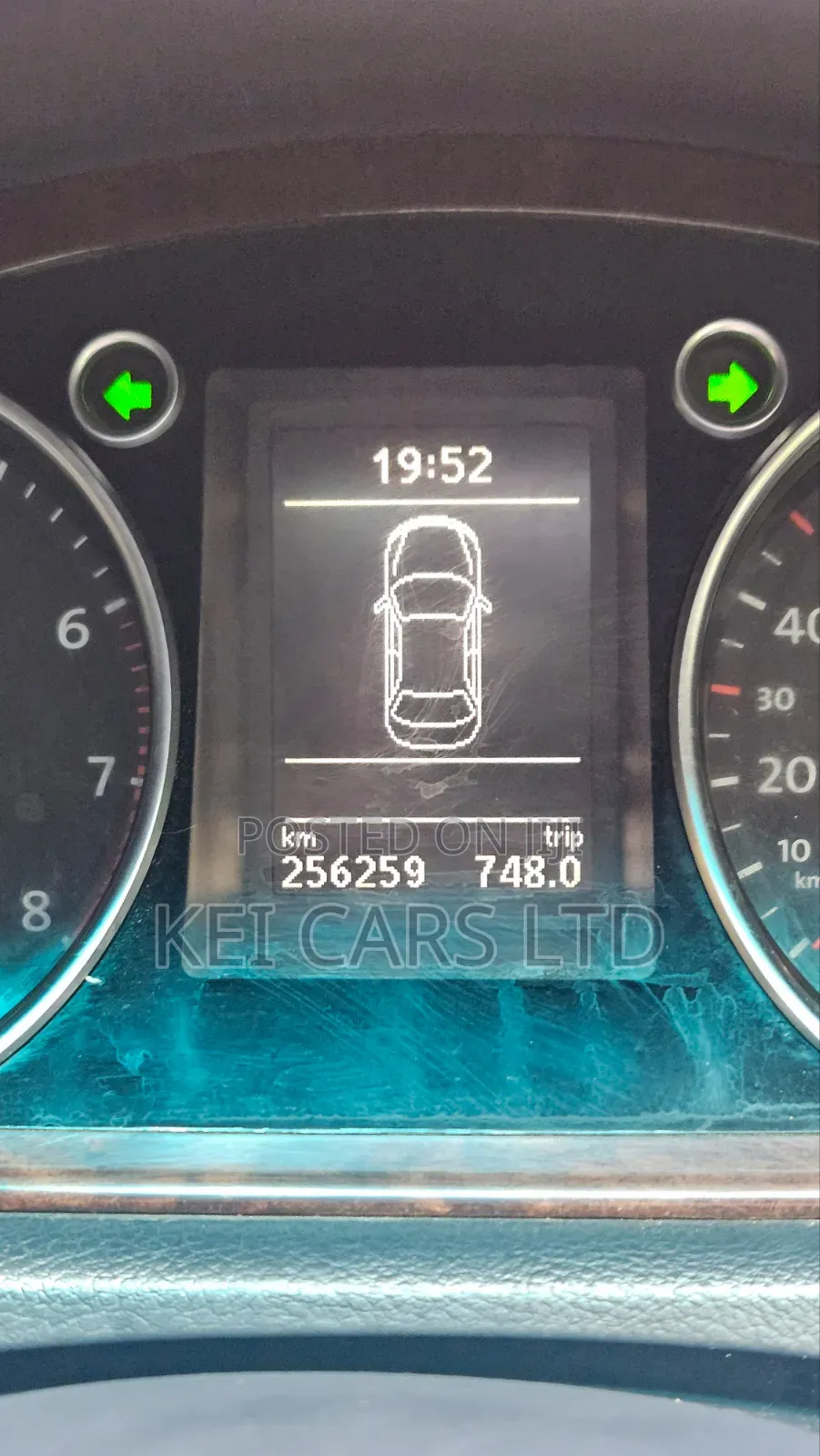 Volkswagen Passat 2011 White