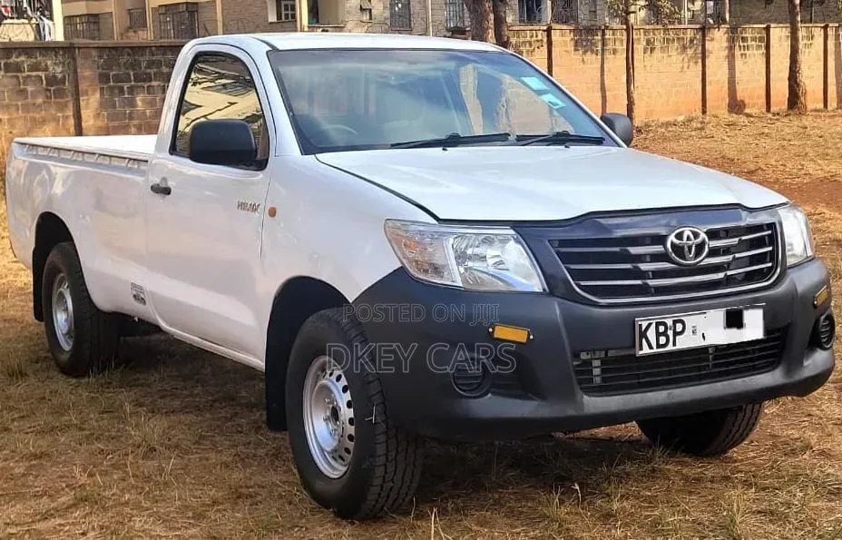 Toyota Hilux 2013 White