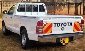 Toyota Hilux 2013 White