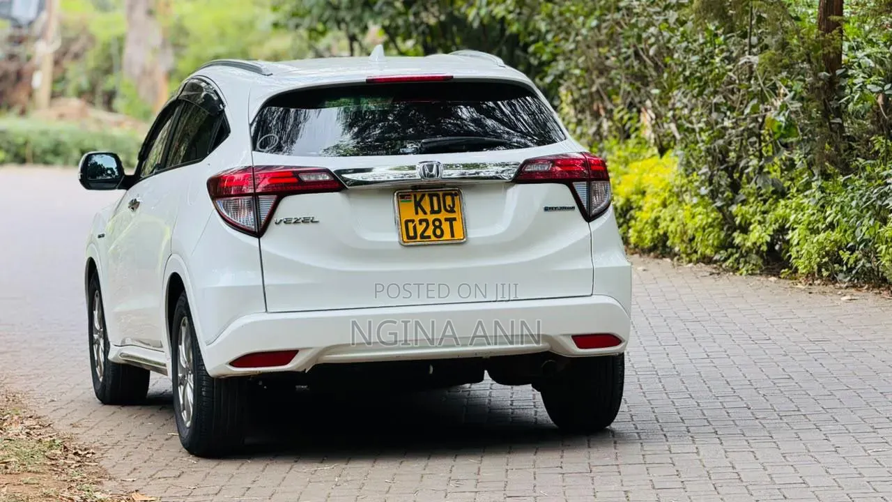 Honda Vezel 2017 White
