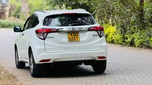 Honda Vezel 2017 White