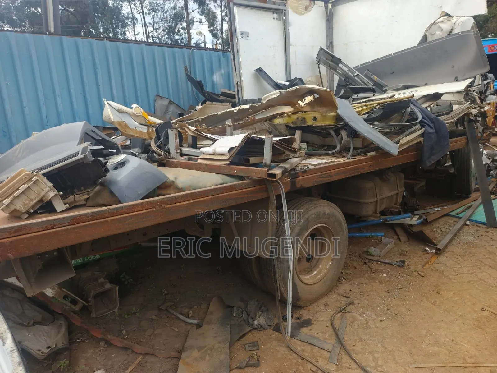 KDM Isuzu NQR in Repairable Conditions