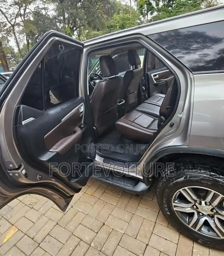 Toyota Fortuner 2018 Gray