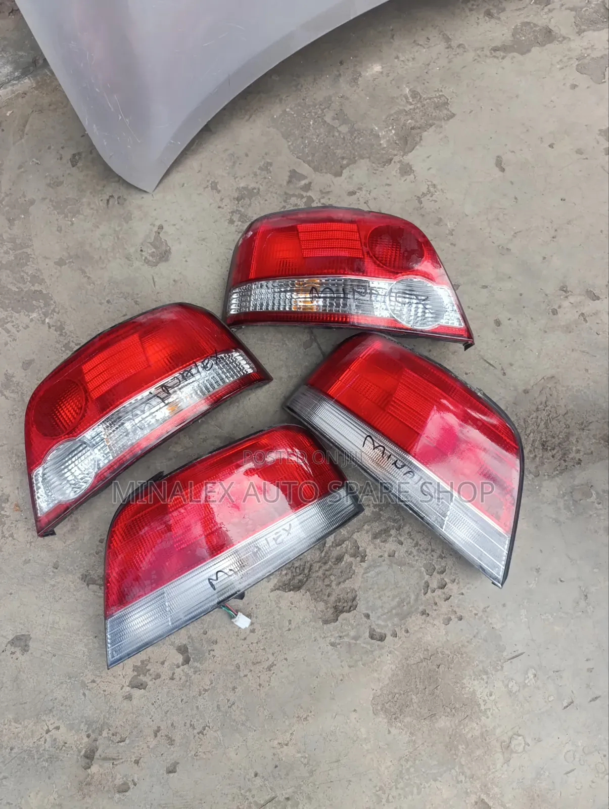 Mitsubishi Gdi Gallant Backlight Complete With Socket and Bulb