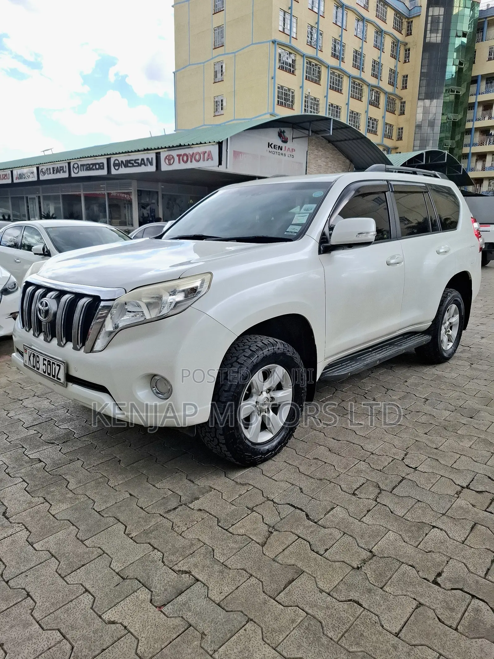 Toyota Land Cruiser Prado 2013 White