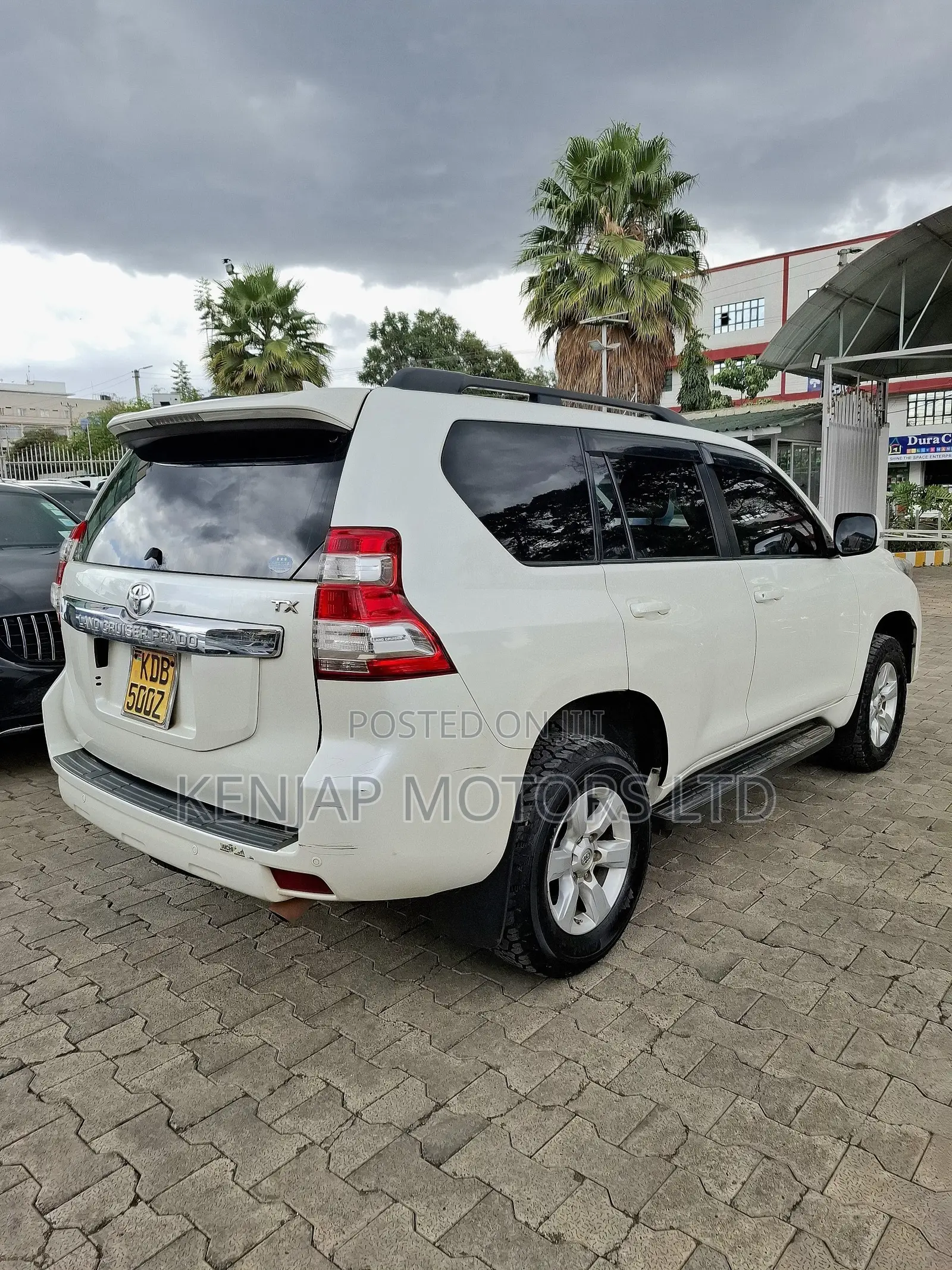Toyota Land Cruiser Prado 2013 White